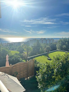 Appartement lumineux Vue Mer, Piscine et tennis